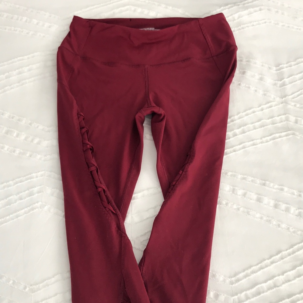 Deep crimson Victoria Secret Sport legging. Sz M